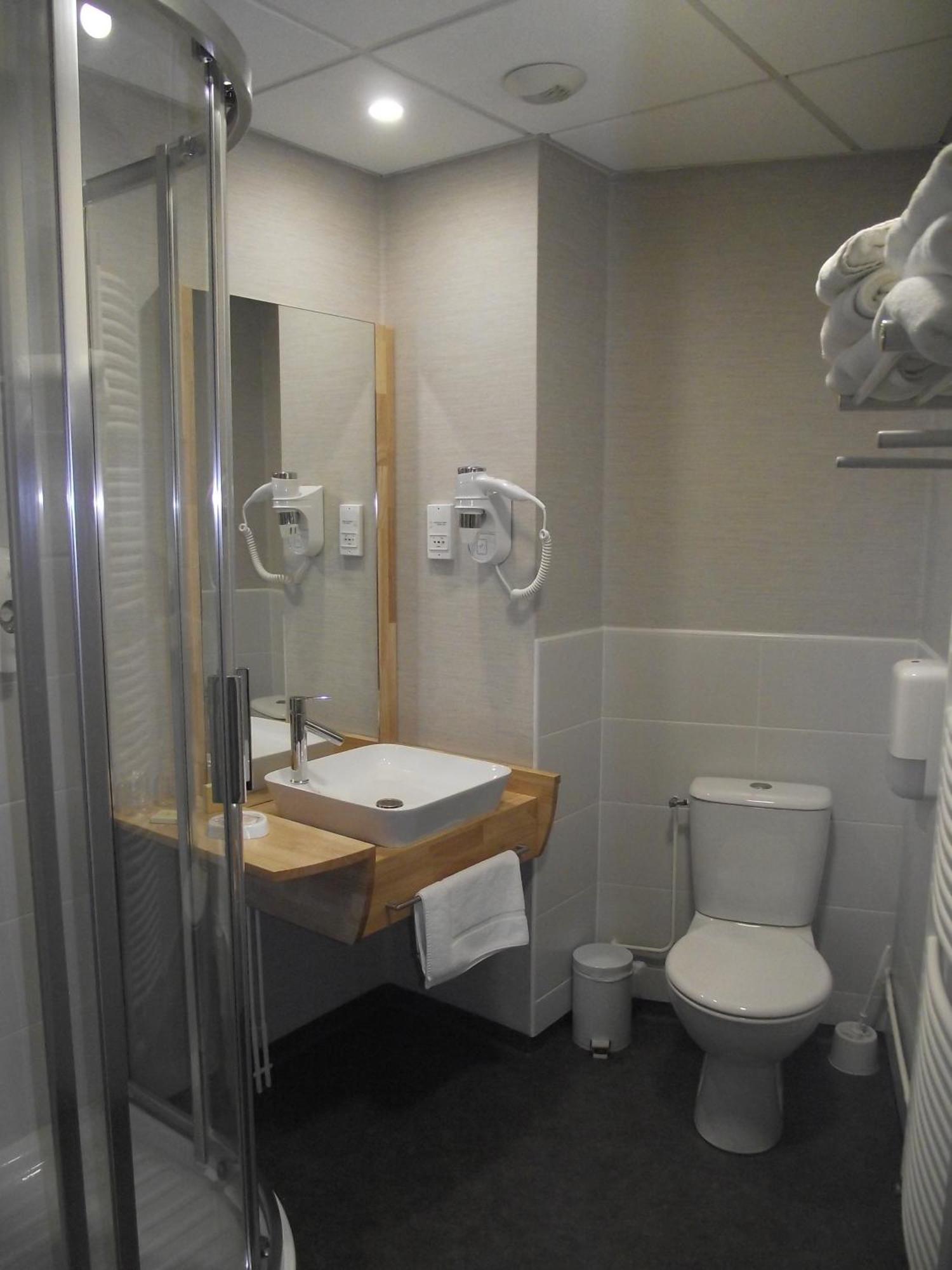Logis Hotel Des Bourbons Montluçon Zewnętrze zdjęcie