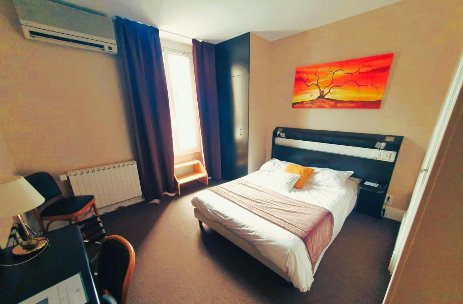 Logis Hotel Des Bourbons Montluçon Zewnętrze zdjęcie