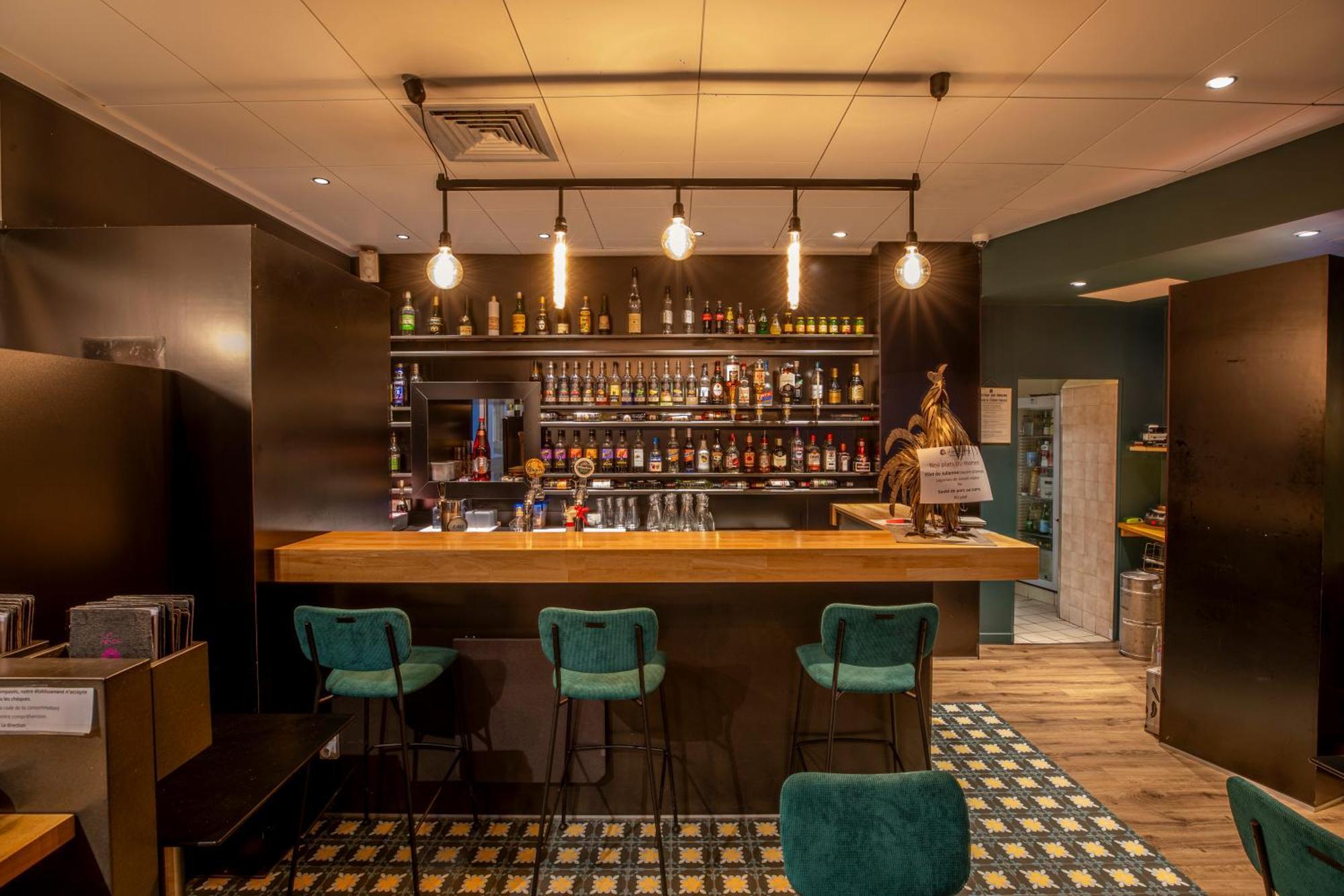 Logis Hotel Des Bourbons Montluçon Zewnętrze zdjęcie