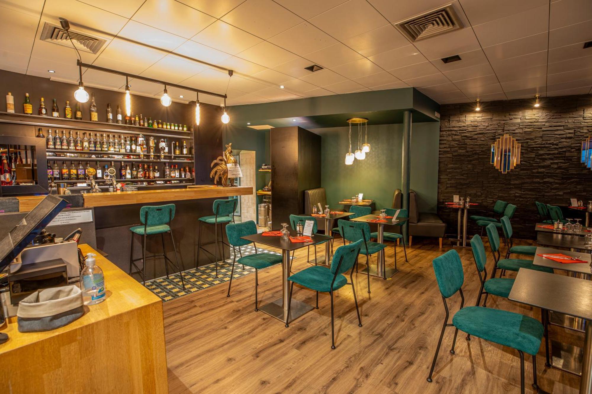 Logis Hotel Des Bourbons Montluçon Zewnętrze zdjęcie