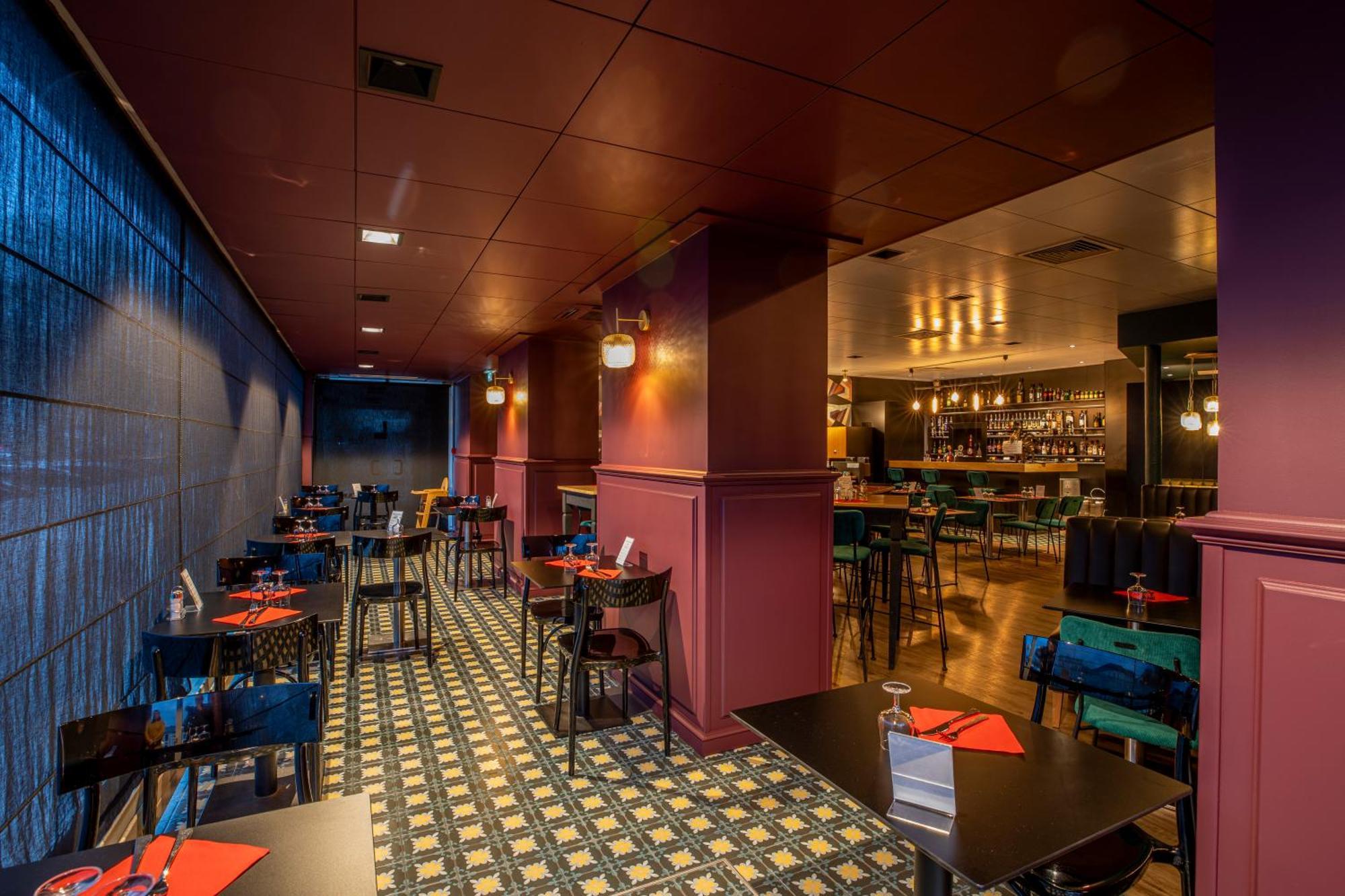 Logis Hotel Des Bourbons Montluçon Zewnętrze zdjęcie