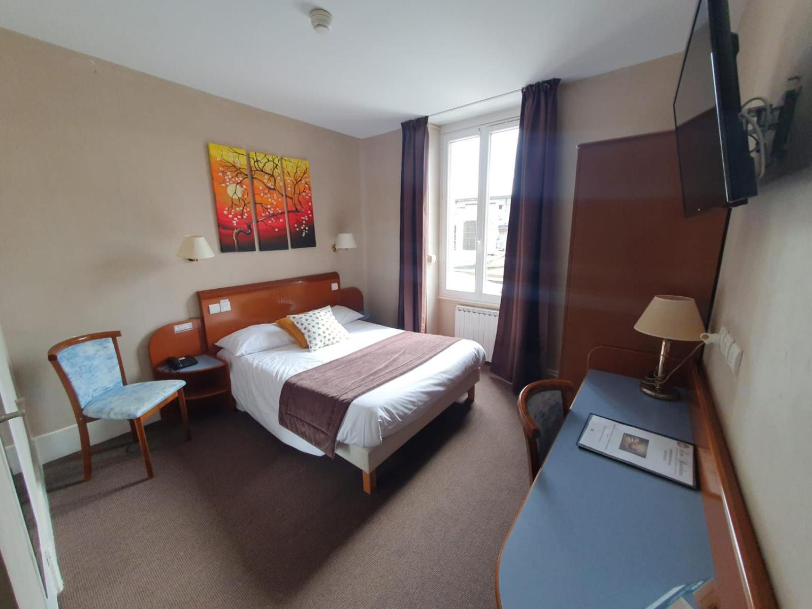 Logis Hotel Des Bourbons Montluçon Zewnętrze zdjęcie