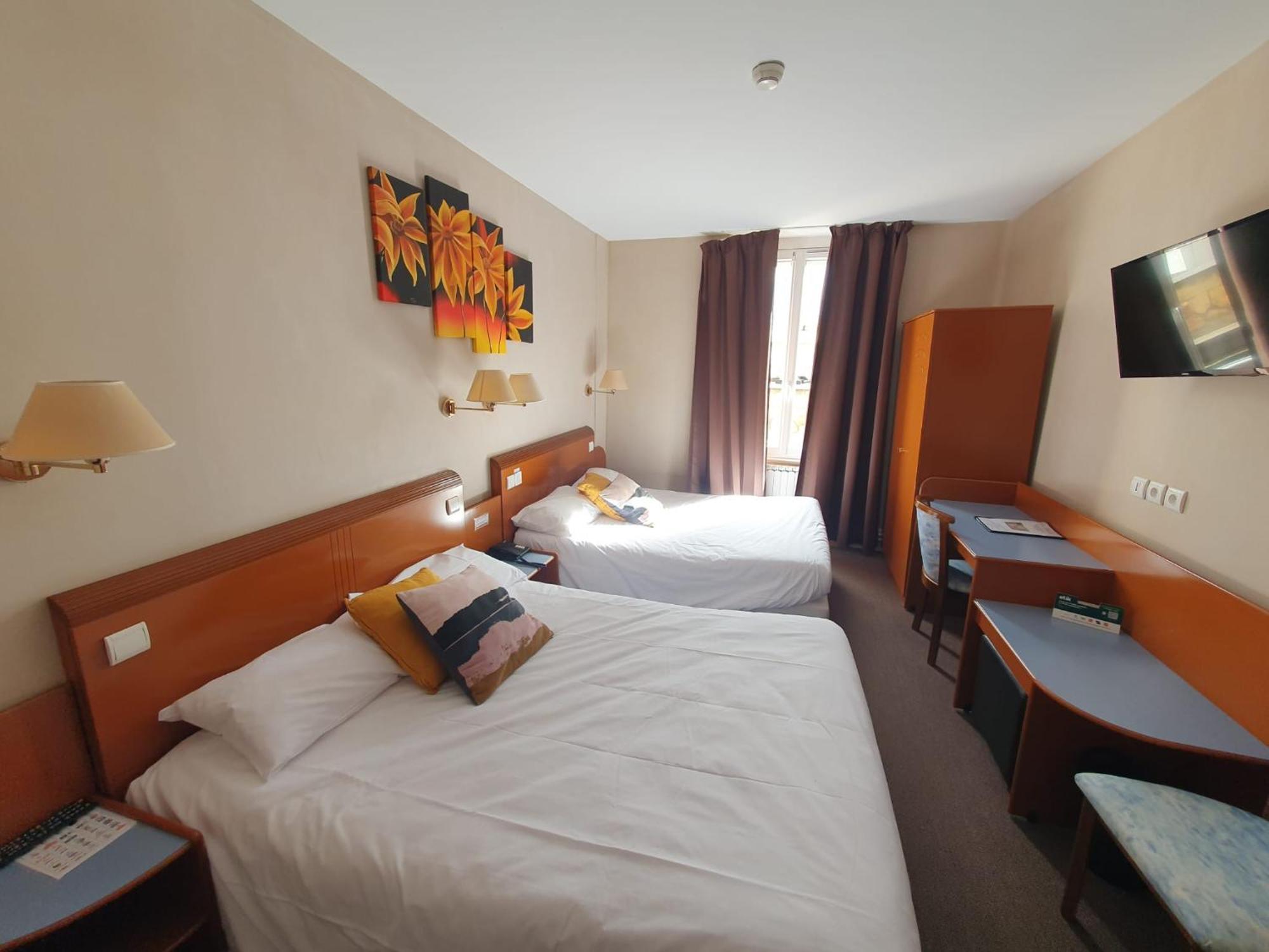 Logis Hotel Des Bourbons Montluçon Zewnętrze zdjęcie