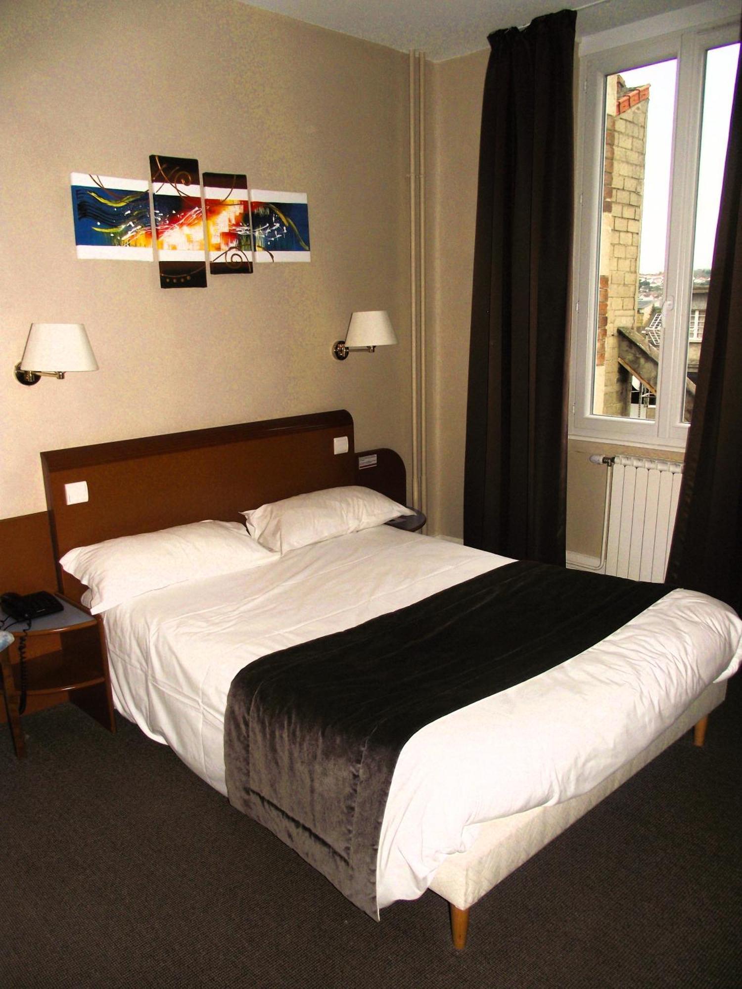 Logis Hotel Des Bourbons Montluçon Zewnętrze zdjęcie