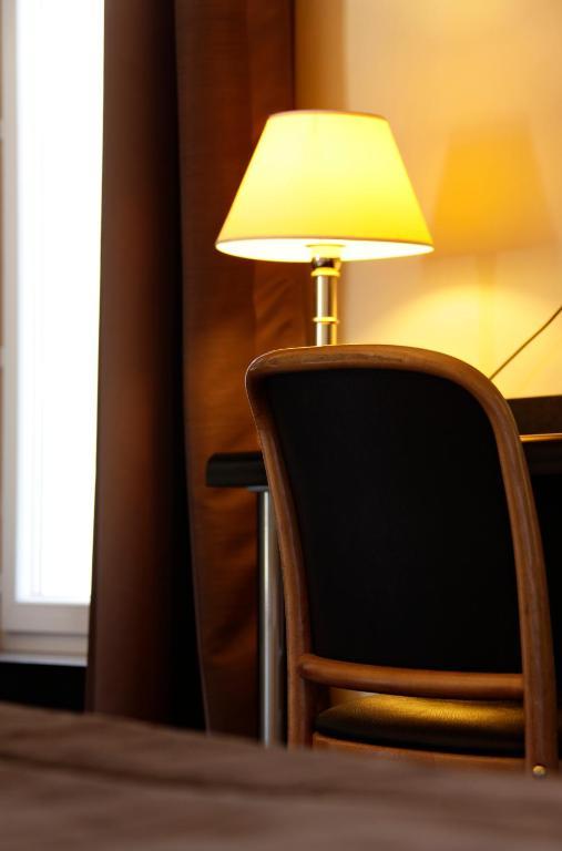Logis Hotel Des Bourbons Montluçon Pokój zdjęcie