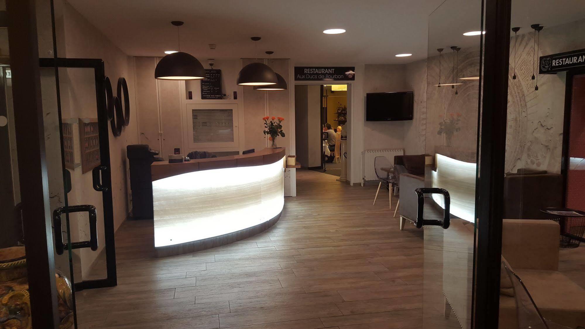 Logis Hotel Des Bourbons Montluçon Zewnętrze zdjęcie